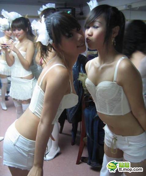 �ݳ���̨������Ů ̫�����˰ɣ�