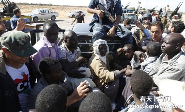 �����ƶ���������ķ��Ϊ׳�� ����ǰ�����侲(��ͼ)